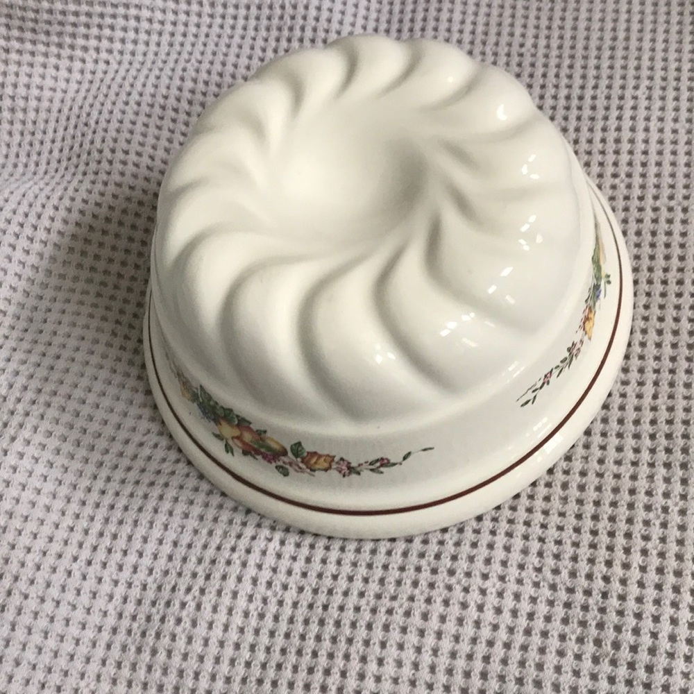 7 1/2 inch round mold or baking dish
